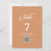 Chique Terracotta Calligrafie QR Code Tafel Nummer Kaart (Voorkant)
