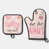 Chique Treats & Nagels Oven Mitt en Pothouder Set (Voorkant)