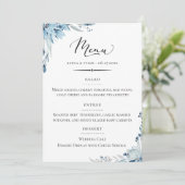 Chique Typografie Stoffig Blauw Bloemen Bruiloft Menu (Staand voorkant)