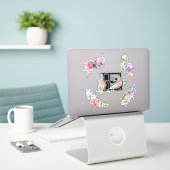 Chique Waterverf Bloemen met Letter E Sticker (Laptop op bureau)