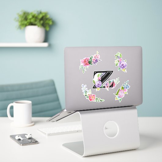 Chique Waterverf Bloemen met Letter Z Sticker (Laptop op bureau)