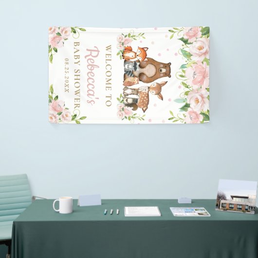 Chique Woodland Dieren Roze Bloemenachtergrond Wel Spandoek (Beurs)