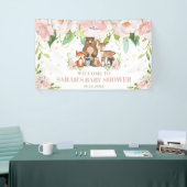 Chique Woodland Dieren Roze Bloemenachtergrond Wel Spandoek (Beurs)
