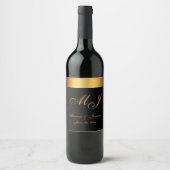 Chique zwart goud monogram kalligrafie bruiloft wijn etiket (Voorkant)