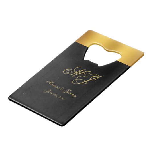 Chique Zwart Goud Monogram Script Bruiloft Creditkaart Flessenopener (Achterkant Gekanteld)