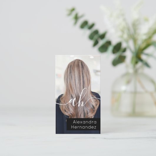 Chique Zwart Wit Haar Make-up Foto Initiaal QR Cod Visitekaartje (Staand voorkant)