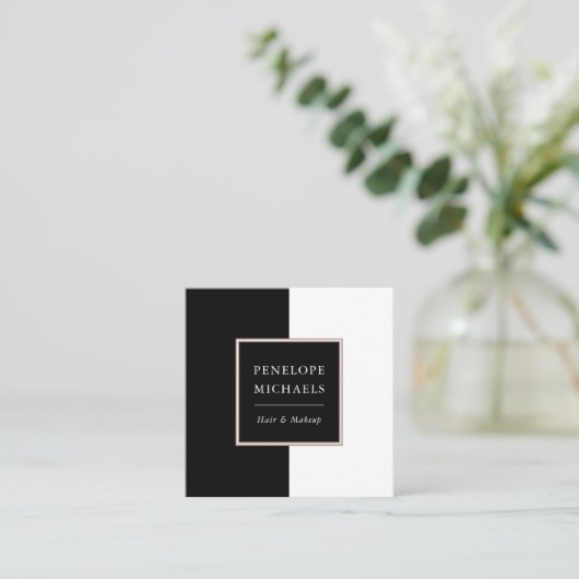 Chique zwart-wit kleurenblok vierkante visitekaartje (Staand voorkant)