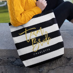 Chique zwart-wit strepen faux goud team bruid tote bag<br><div class="desc">All-Over-Print Canvas tas met de woorden "Team Bride" in faux gouden folie trendy script tegen een zwart-witte strepen patroonachtergrond. Perfect voor bruiloften voor bruidsmeisjes, bruidsmeisje en bloemenmeisje. Voor andere overeenkomende items zie hier https://www.zazzle.com/collections/119250194970828530?rf=238364477188679314 Personaliseer het door de plaatsaanduidingstekst te vervangen. Klik op de knop "Aanpassen" voor meer opties zoals het...</div>