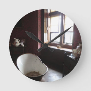 Chirk Castle Bathroom Ronde Klok