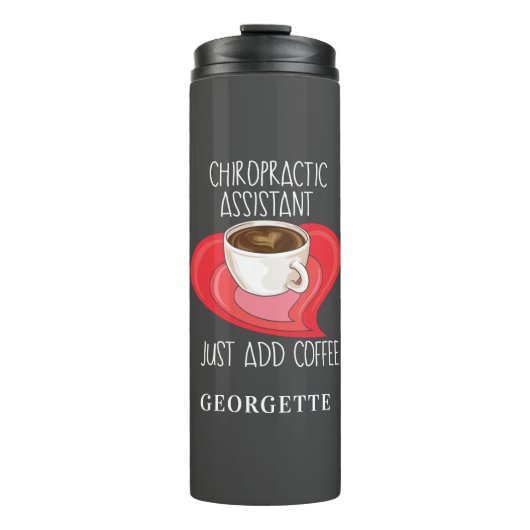 Chiropractische assistent voegt koffie aan Persona Thermosbeker (Voorkant)