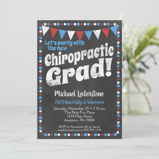 Chiropractische Graduation Party Invitation Red Bl Kaart (Staand voorkant)