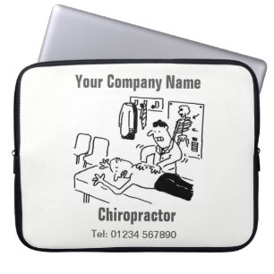 Chiropractor behandelt een Patient Funny Cartoon Laptop Sleeve