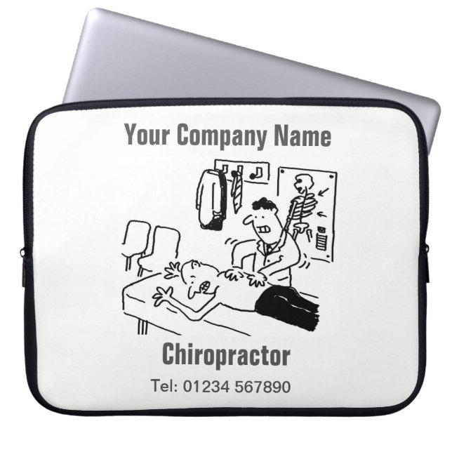 Chiropractor behandelt een Patient Funny Cartoon Laptop Sleeve (Voorkant)