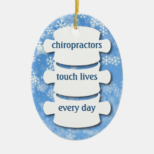 Chiropractors aanraken met persoonlijke films keramisch ornament