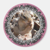 Chirpy Chipmunk Magnet (rand met messen) (Voorkant)