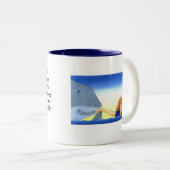 "Chivalrohaai" door Suzi German Tweekleurige Koffiemok (Voorkant rechts)