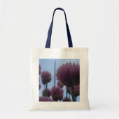 Chive Flowers tegen een Blue Sky Budget Canvas tas (Voorkant)