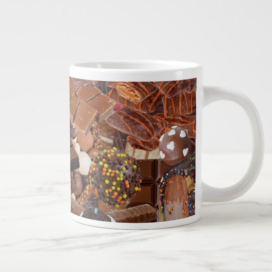 Chockablock chocolaatjes grote koffiekop (Rechts)