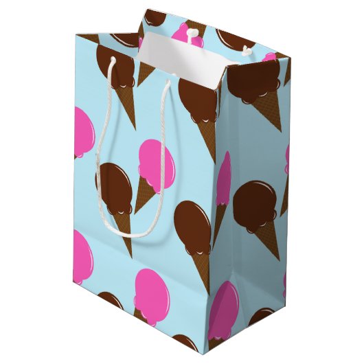 Chocolade & Aardbei Ice Cream Party Gift Bag Medium Cadeauzakje (Achterkant Gekanteld)