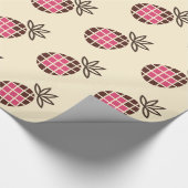 Chocolade-ananas met roze hartritme cadeaupapier (Hoek)