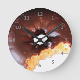 Chocolade Bevroeide gele kachel Donut met bite out Ronde Klok