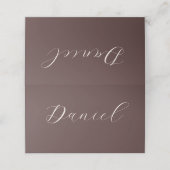 Chocolade Bruine Beige Boho Huwelijk Script Naam Plaatskaartje (Buitenkant ongevouwen)