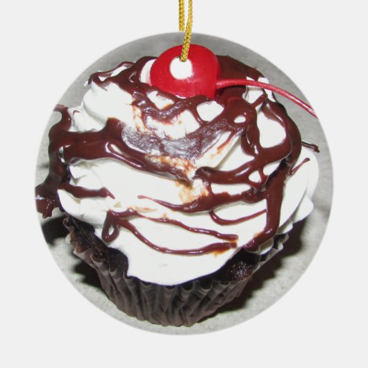 Chocolade Cupcake met kerst Keramisch Ornament (Voorkant)