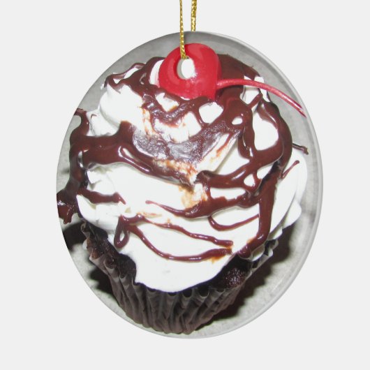 Chocolade Cupcake met kerst Keramisch Ornament (Links)