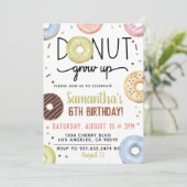 Chocolade Donut Groeit Birthday Invitation Kaart (Staand voorkant)