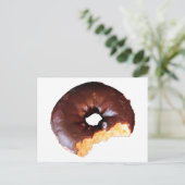 Chocolade Donut met grote biet eruit gehaald Briefkaart (Staand voorkant)