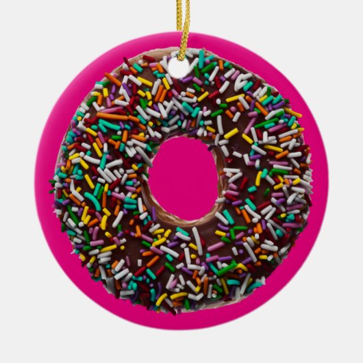 Chocolade Donut met kleurrijke sproinkles Keramisch Ornament (Voorkant)