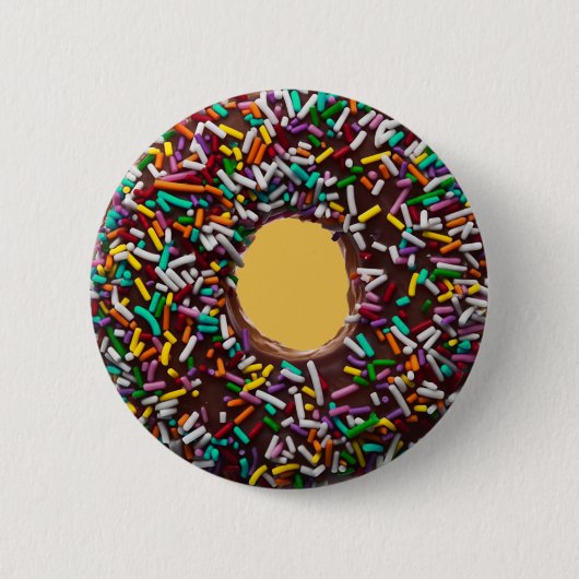 Chocolade Donut met kleurrijke sproinkles Ronde Button 5,7 Cm (Voorkant)