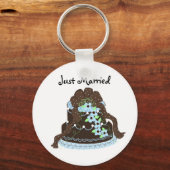 Chocolade en blauwe trouwtaart - Net getrouwd Sleutelhanger (Voorkant)