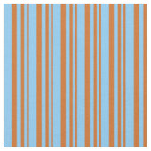 Chocolade en Light Sky Blue Pattern Stof (Close Up)