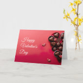 Chocolade harten op donkerrode ondergrond Valentij Kaart (Gele Bloem)