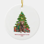 Chocolade Lab Hond Gepersonaliseerde Kerst Keramisch Ornament (Voorkant)