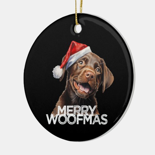 Chocolade lab hond kerstmuts MERRY WOOFMAS grappig Keramisch Ornament (Links)