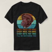 Chocolade Lab Labrador Retriever doet elke snack T-shirt (Design voorkant)
