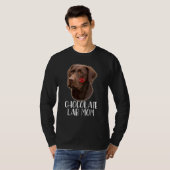 Chocolade Lab mam Chocolade Labrador lipstick aan T-shirt (Voorkant volledig)