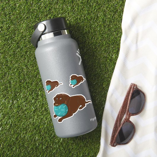Chocolade Lab Met Bal Cartoon Sticker (HydroFlask Insitu)
