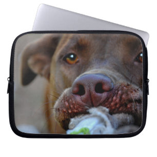 Chocolade Lab Pit Puppy Tugging Laptop Sleeve