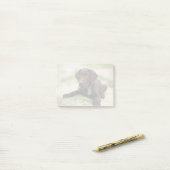 Chocolade Lab Puppy Post-it® Notes (Op bureau)