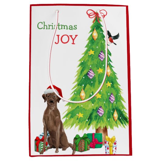 Chocolade Lab Santa Hat Puppy and Kerstmis Medium Cadeauzakje (Voorkant)