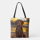 Chocolade Labrador bij zonsondergang Tote Bag (Achterkant)
