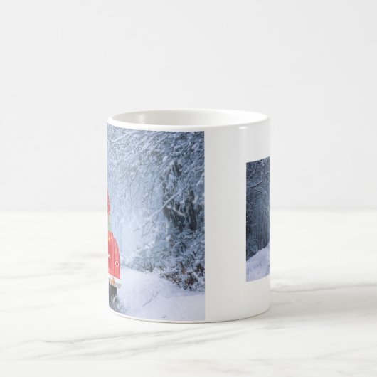 Chocolade Labrador Hond in Sneeuw Kerstmis Auto Koffiemok (Center)