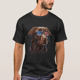 Chocolade labrador met USA zonnebril op T Shirt