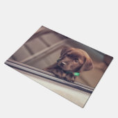chocolade labrador puppy in auto deurmat (Schuin)