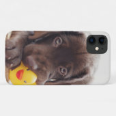 Chocolade Labrador Puppy met Speelgoed Duck Case-Mate iPhone Case (Achterkant (horizontaal))