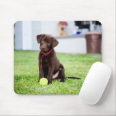 chocolade labrador puppy met tennisbal muismat (Met muis)