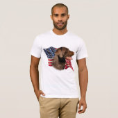 Chocolade Labrador Retriever Amerikaanse vlag T-shirt (Voorkant volledig)